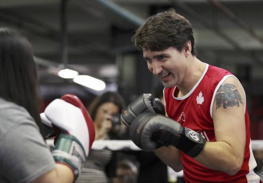 Trudeau nel 2012 ha partecipato a un match di beneficenza e ha sconfitto il senatore conservatore Patrick Brazeau. Reuters